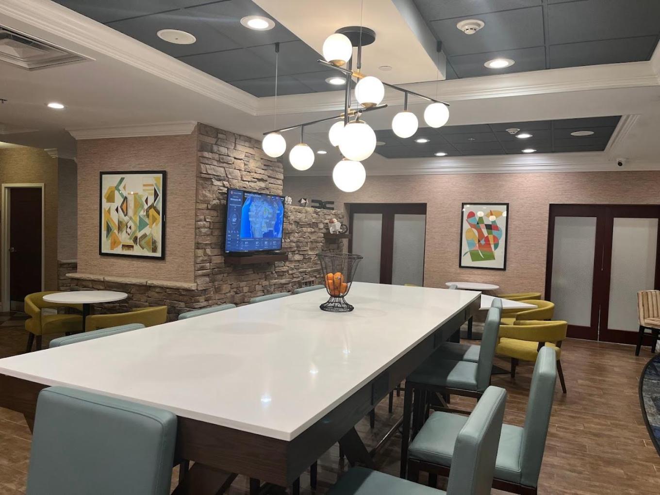 Hampton Inn Atlanta-Кантон Екстериор снимка
